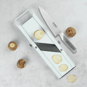 Japansk Santoku-mandolinjern og Global Kokkekniv