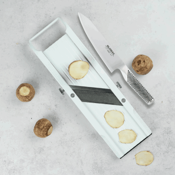 Japansk Santoku-mandolinjern og Global Kokkekniv