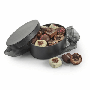 Oval Hatteæske m. Luksuschokolade 250 g.
